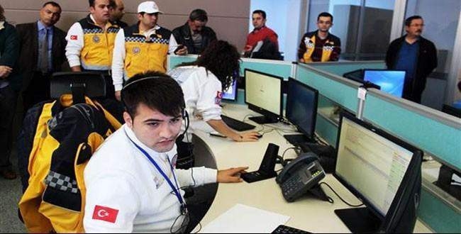 Çocuklar konuşmayı öğrenmek için arıyor