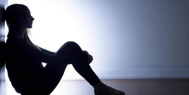 Depresyonun tedavisi neşelendirmek değil!