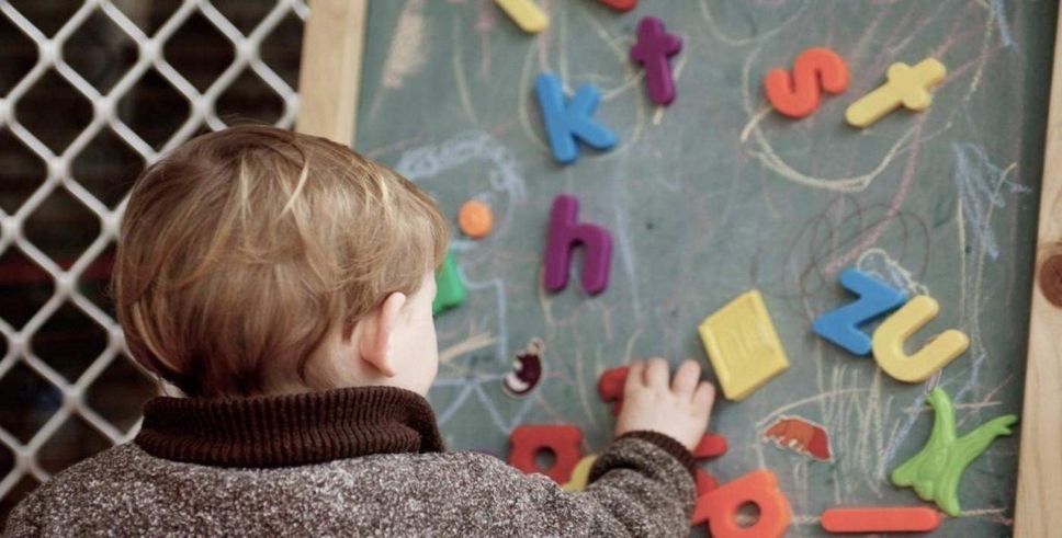 Dün-Bugün  ve sağ sol karıştıran çocuğa DİKKAT!