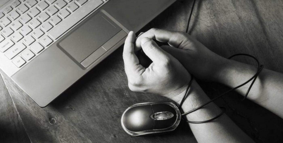 ‘İnternet Yeni ve Daha Tehlikeli Bağımlılıklar Yarattı’