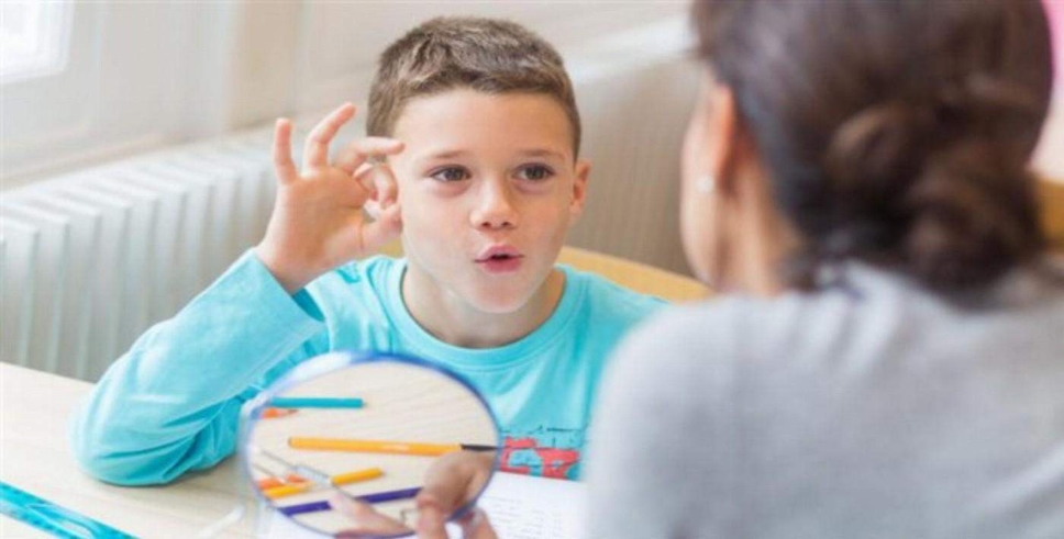 Kekemelik psikolojik boyutuyla etkiliyor