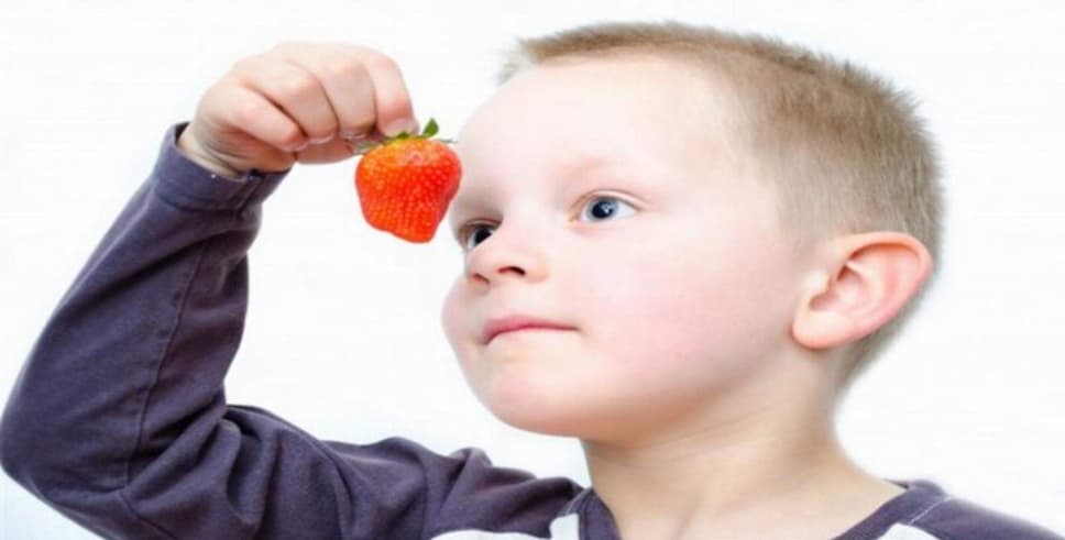 Sağlıklı beslenerek çocuğunuza rol model olun