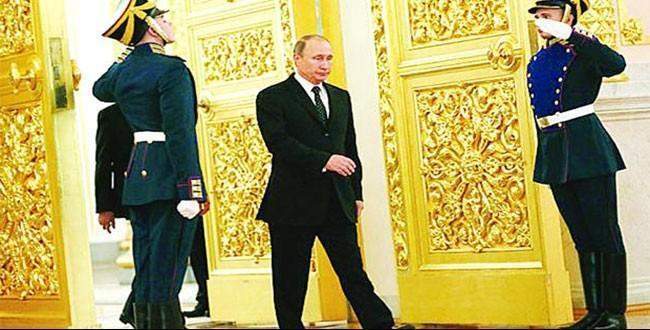 Putin’in sağ kolu niye oynamıyor