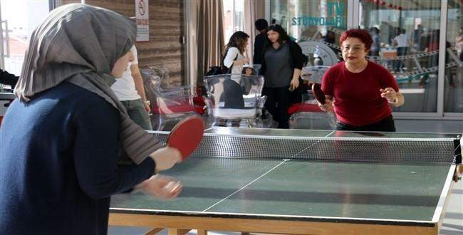 Üsküdar Üniversitesi’nde masa tenisi final heyecanı!