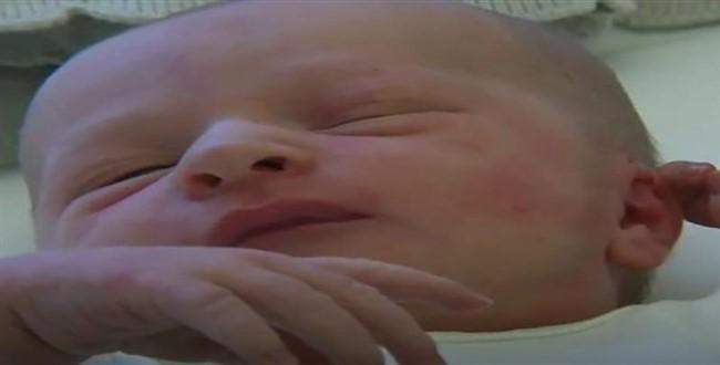 1980'in ilk bebeği, 2017'nin ilk bebeğini doğurdu