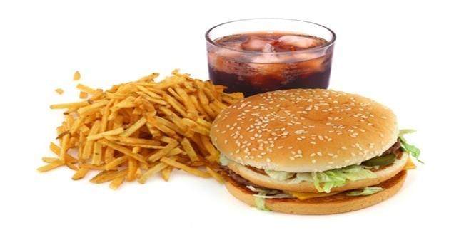 Fast food yediğinizde vücudunuzda neler oluyor?