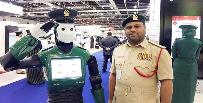 Dubai'de ilk robot polis göreve başlıyor