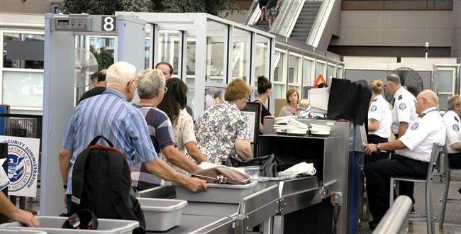 Yeni teknoloji havalimanlarında pasaport sıralarını sonlandırmayı hedefliyor