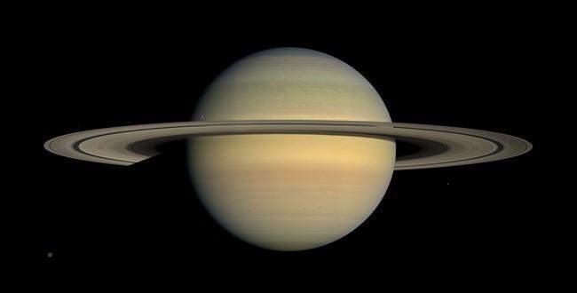 Cassini Satürn'ün atmosferiyle temas etti