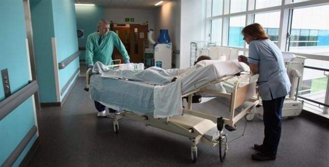 'Hastalar, hastane koridorlarında ölüyor'
