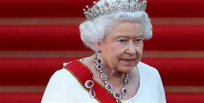 Kraliçe iki doğum günü kutluyor ama neden