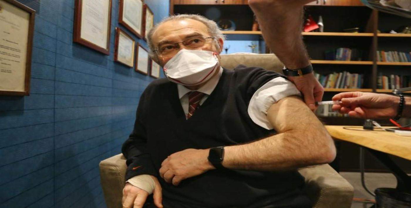 Prof. Dr. Nevzat Tarhan Covid-19 Aşısı Oldu