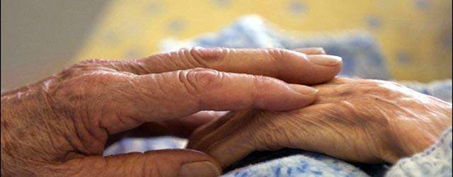 Alzheimer hastalarına şefkat eli