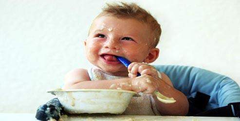 Bebeklere besinler ayrı ayrı yedirilmeli