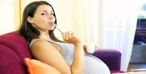 Hamilelikte her aşerdiğinizi yemeyin