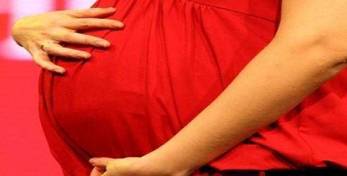 Hamilelikte sıvı kaybı bebeği etkiliyor