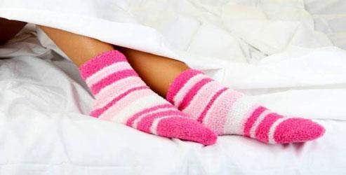 Çorapla yatağa girmeyin