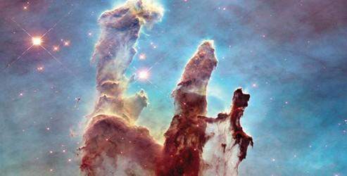 Hubble'ın gözünden 'kainatın kralı'
