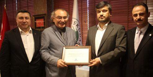 Prof. Dr. Tarhan'a sertifika