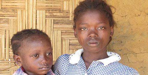 Ebola çocukları yetim bırakıyor
